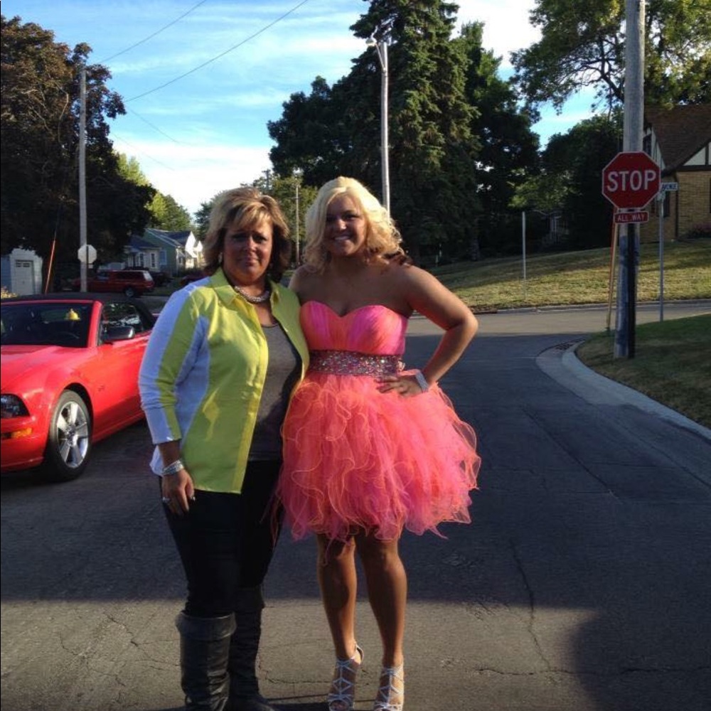 Beautiful homecoming dress!!